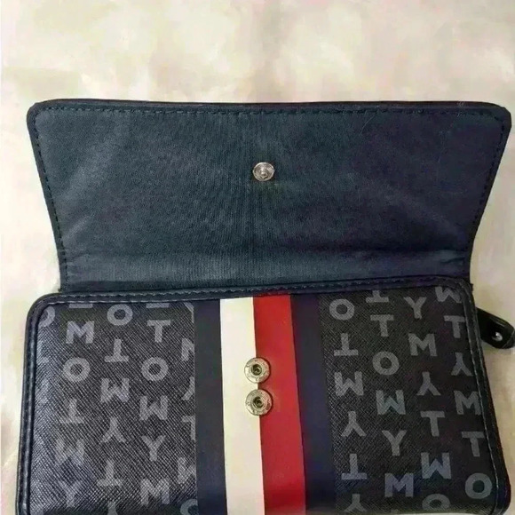 Tommy‎ Hilfiger purse and matching wallet - Picture 16 of 16